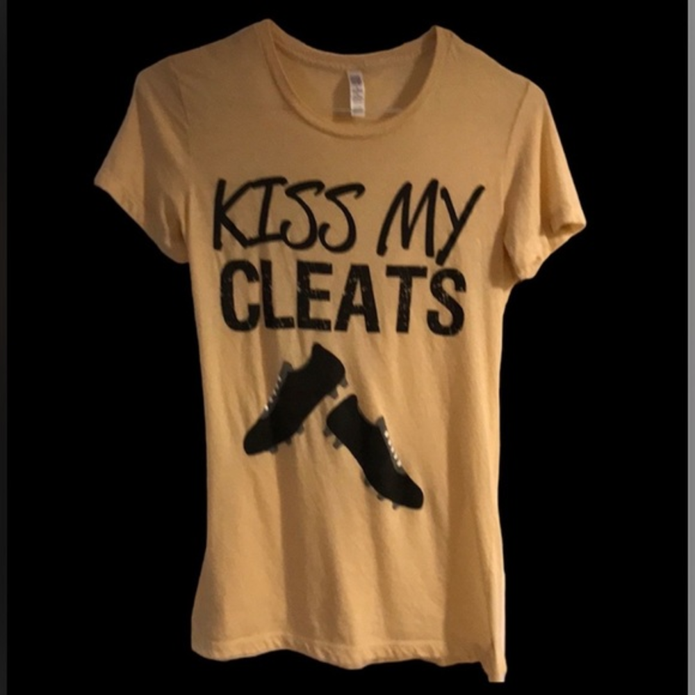 Kiss My Cleats T-Shirt‎